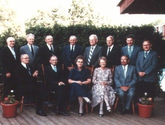 Staand van links naar rechts: Jacob, Albert, Sijmen, Chris, Wijnand, Wim, Marius en Rijk. Zittend van links naar rechts: Geurt, Henk, Jannie, Teunie en Jan